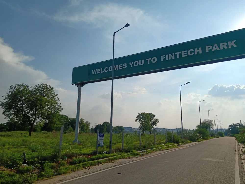 यमुना एक्सप्रेस-वे पर बसेगा ‘फिनटेक पार्क, 250 एकड़ में होगा बैंकिंग से ब्लॉकचेन तक का हब यमुना एक्सप्रेस-वे पर बसेगा ‘फिनटेक पार्क, 250 एकड़ में होगा बैंकिंग से ब्लॉकचेन तक का हब