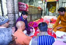 मुख्यमंत्री और भाजपा अध्यक्ष ने किए बांके बिहारी के दर्शन