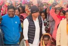 हजारों जरूरतमंदों को कंबल बांटते दिखे डॉ. इरफान अंसारी, बोले– कोई मेरा बुरा करे वह उसका कर्म, मैं मानवता निभाऊंगा