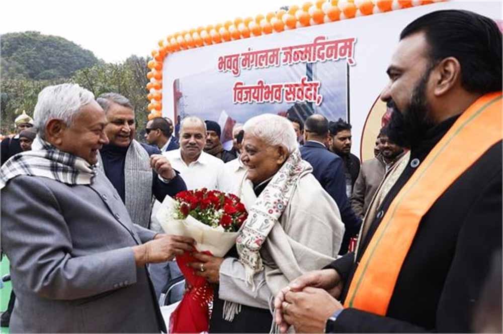 सम्राट चौधरी पर CM नीतीश का बड़ा दावा! पिता शकुनी चौधरी से कही भविष्य की चौंकाने वाली बात