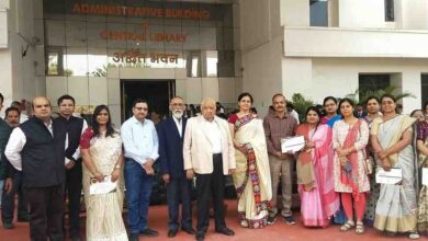 श्री शंकराचार्य प्रोफेशनल यूनिवर्सिटी में गणतंत्र दिवस पर विधार्थियों और शिक्षकों को किया गया सम्मानित 