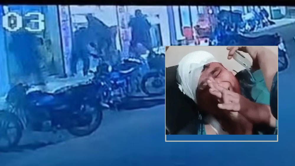 खंडवा में फिल्मी स्टाइल में लूट, 30 सेकंड में 2 करोड़ की ज्वेलरी लूटी, बाजार में मची भगदड़ खंडवा में फिल्मी स्टाइल में लूट, 30 सेकंड में 2 करोड़ की ज्वेलरी लूटी, बाजार में मची भगदड़