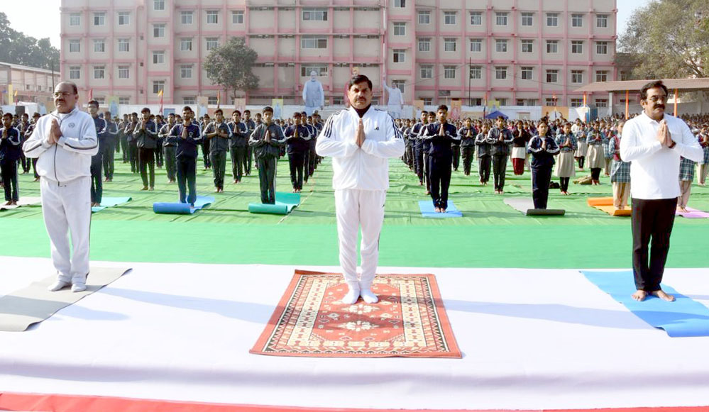 सूर्य नमस्कार करें, प्राणायाम करें और व्यक्तित्व के साथ चरित्र का भी करें निर्माण: CM यादव सूर्य नमस्कार करें, प्राणायाम करें और व्यक्तित्व के साथ चरित्र का भी करें निर्माण: CM यादव