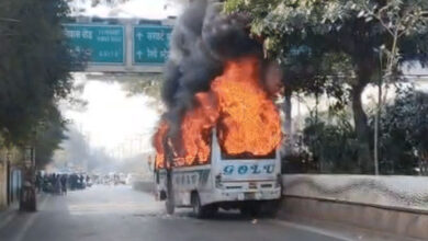 इंदौर में वाहन टकराने के बाद शुक्ला ब्रदर्स की बस में आग, यात्री सुरक्षित, फायर ब्रिगेड ने पाया काबू इंदौर में वाहन टकराने के बाद शुक्ला ब्रदर्स की बस में आग, यात्री सुरक्षित, फायर ब्रिगेड ने पाया काबू