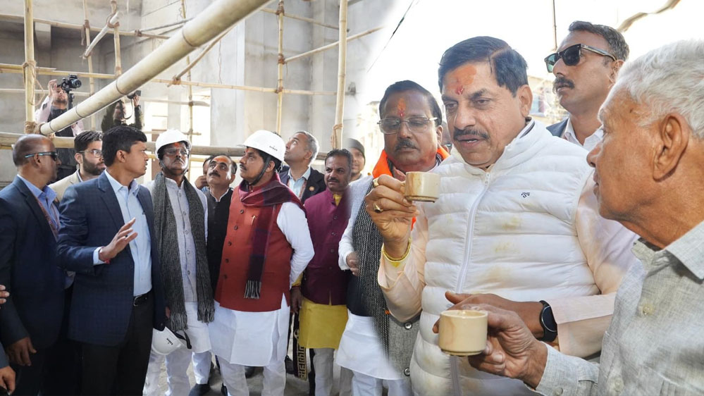 मुख्यमंत्री डॉ. यादव ने किया गीता भवन का निरीक्षण, उज्जैनवासियों के साथ बिताई सुबह की चाय