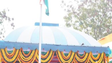 राजधानी में हर्षाेल्लास के साथ मनाया गया 77 वां गणतंत्र दिवस : राज्यपाल डेका ने राष्ट्रीय ध्वज फहरा कर ली परेड की सलामी