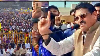 पूर्व MLA प्रजापति का विवादित बयान: राभद्राचार्य, अनिरुद्धाचार्य और धीरेंद्र शास्त्री को जूते की माला पहनाकर नंगा घुमाने की मांग पूर्व MLA प्रजापति का विवादित बयान: राभद्राचार्य, अनिरुद्धाचार्य और धीरेंद्र शास्त्री को जूते की माला पहनाकर नंगा घुमाने की मांग