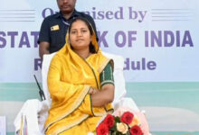 रायपुर : मंत्री लक्ष्मी राजवाड़े ने बालिकाओं को साइकिल वितरण कर बढ़ाया उत्साह