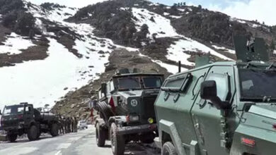 J-K में बड़ा हादसा: 200 फुट गहरी खाई में गिरी सेना की गाड़ी,  10 जवानों की मौत