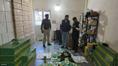 इंदौर में बिना लैब और डिग्री के बन रही आयुर्वेदिक दवा, अवैध कफ सीरप फैक्ट्री पर FIR