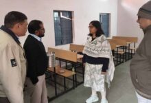 ग्वालियर: अचानक आंगनवाड़ी पहुंचीं कलेक्टर रूचिका चौहान, बच्चों को ABCD सिखाने का अनोखा तरीका