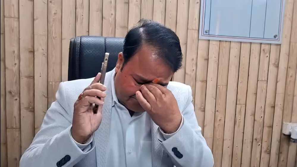 GST डिप्टी कमिश्नर प्रशांत सिंह का इस्तीफा या अफवाह? शासन को अब तक नहीं मिला त्यागपत्र GST डिप्टी कमिश्नर प्रशांत सिंह का इस्तीफा या अफवाह? शासन को अब तक नहीं मिला त्यागपत्र