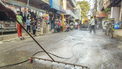 इंदौर में दूषित पेयजल से मची तबाही, पुलिस चौकी के शौचालय से घुला ‘जहर’ इंदौर में दूषित पेयजल से मची तबाही, पुलिस चौकी के शौचालय से घुला ‘जहर’