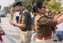 यातायात जागरूकता की मिसाल: पुलिस ने दी समझाइश, नियम मानने वालों को मुफ्त हेलमेट