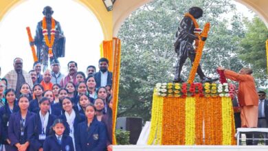 राष्ट्रपिता की पुण्य तिथि पर सीएम योगी ने बापू को किया नमन राष्ट्रपिता की पुण्य तिथि पर सीएम योगी ने बापू को किया नमन