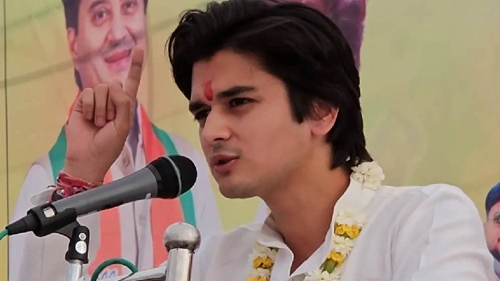 केंद्रीय मंत्री ज्योतिरादित्य सिंधिया के बेटे महाआर्यमन कार हादसे में घायल केंद्रीय मंत्री ज्योतिरादित्य सिंधिया के बेटे महाआर्यमन कार हादसे में घायल