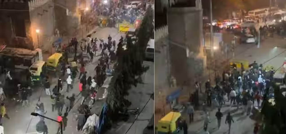 दिल्ली के तुर्कमान गेट में बवाल, मस्जिद के पास पत्थरबाज़ी के बाद 10 लोग हिरासत में