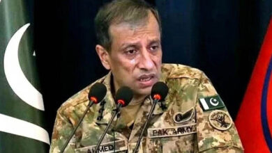 ऑपरेशन सिंदूर के बाद पाकिस्तान सेना ने पेशेवर शिष्टाचार को छोड़ा, प्रेस कॉन्फ्रेंस में चौधरी की जोकरों जैसी हरकतें