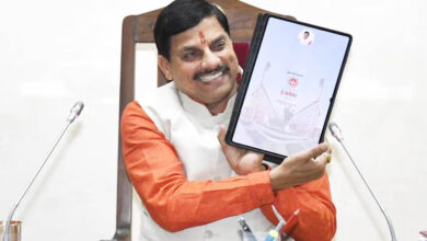 MP कैबिनेट हुई हाईटेक, CM मोहन यादव ने मंत्रियों को दिए टैबलेट; 1960 से अब तक के रिकॉर्ड अब डिजिटल