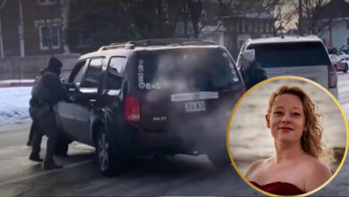 “ट्रंप को जाना होगा…” मिनेसोटा में महिला की हत्या के बाद अमेरिका में गूंज रही मांग, बड़े विरोध-प्रदर्शन “ट्रंप को जाना होगा…” मिनेसोटा में महिला की हत्या के बाद अमेरिका में गूंज रही मांग, बड़े विरोध-प्रदर्शन