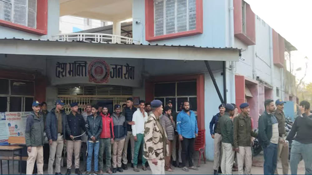 भोपाल में ईरानी गैंग के 14 आरोपी फर्जी जमानत पर रिहा, मृतकों को बनाया गया जमानतदार भोपाल में ईरानी गैंग के 14 आरोपी फर्जी जमानत पर रिहा, मृतकों को बनाया गया जमानतदार