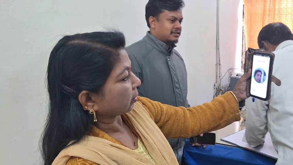 कोरबा :ऑनलाइन अटेंडेंस व्यवस्था से बढ़ी कार्यालयीय अनुशासन और पारदर्शिता, सभी विभागों में समयपालन का दिख रहा असर