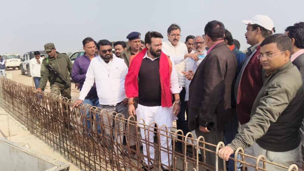 सहरसा में 52 करोड़ की लागत से बन रही सड़क, सांसद ने क्वालिटी और टाइम लिमिट की दी चेतावनी सहरसा में 52 करोड़ की लागत से बन रही सड़क, सांसद ने क्वालिटी और टाइम लिमिट की दी चेतावनी