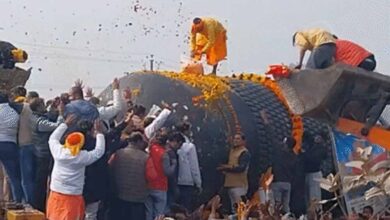 चम्पारण के विराट रामायण मंदिर में पहुंचा दुनिया का सबसे ऊंचा शिवलिंग, हेलिकॉप्टर से बरसेंगे फूल