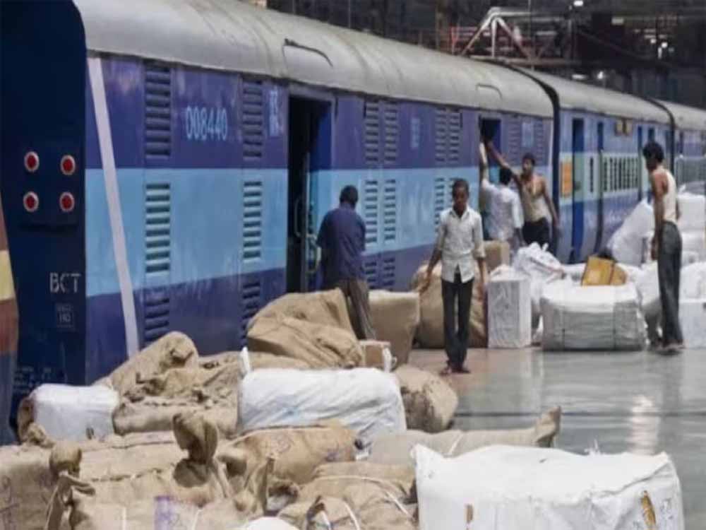 गणतंत्र दिवस पर रेलवे अलर्ट!, बिहार से दिल्ली जाने वाली ट्रेनों में पार्सल बुकिंग 26 तक बंद