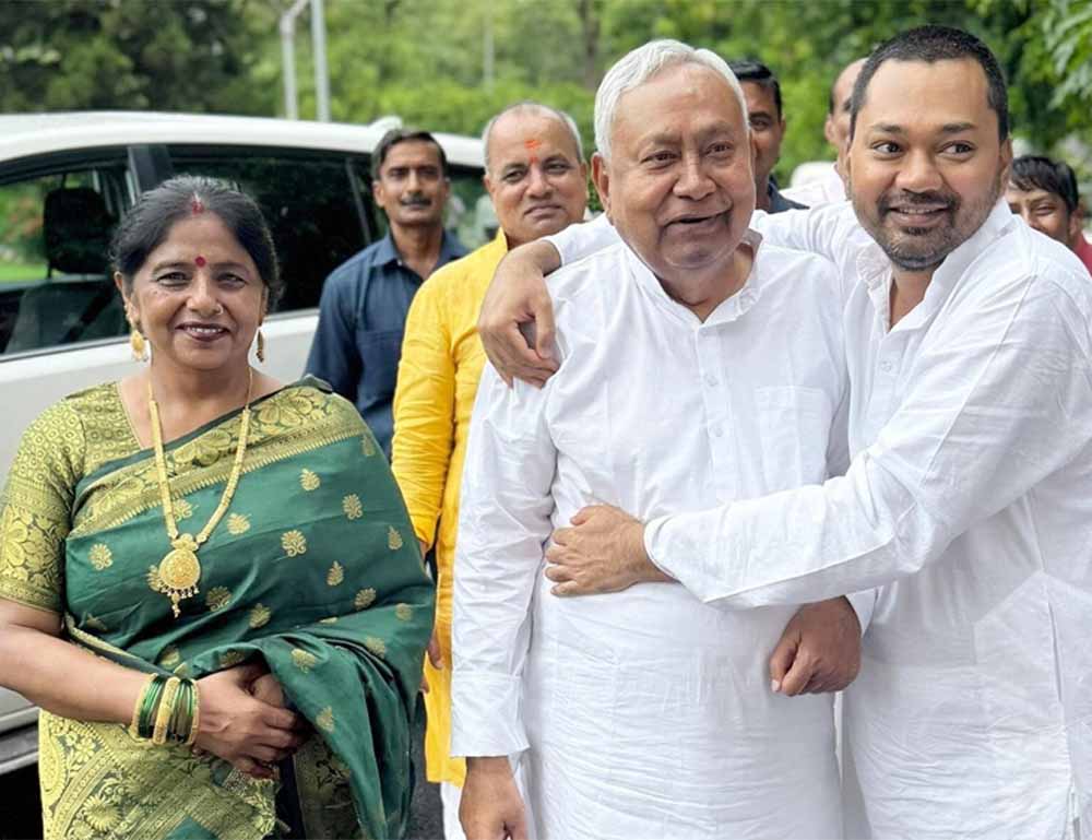 निशांत को कांग्रेस ने दिया न्योता, RJD ने नीतीश को बेटे से रिप्लेस करने की बताया साजिश