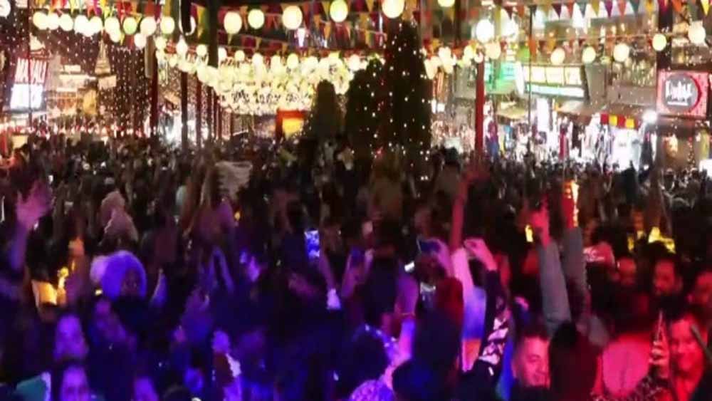 CG News: नए साल का भव्य स्वागत, आतिशबाजी और पार्टियों के साथ शुरू हुआ नववर्ष