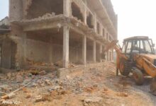 रायपुर के चंगोराभाठा में निर्माणाधीन भवन पर चला बुलडोजर, अनुमति के विपरीत किया था निर्माण