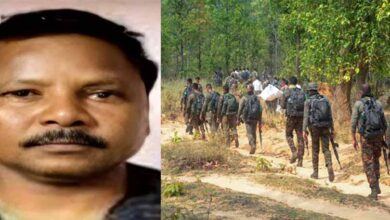 नक्सली बारसे देवा का तेलंगाना पुलिस के सामने सरेंडर, लाल आतंक को बड़ा झटका