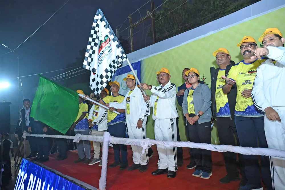 सीएम साय ने “अबूझमाड़ पीस हाफ मैराथन” को दिखाई झंडी, ‘आज शांति, विश्वास और विकास का लिख रहे नया अध्याय’ सीएम साय ने “अबूझमाड़ पीस हाफ मैराथन” को दिखाई झंडी, ‘आज शांति, विश्वास और विकास का लिख रहे नया अध्याय’