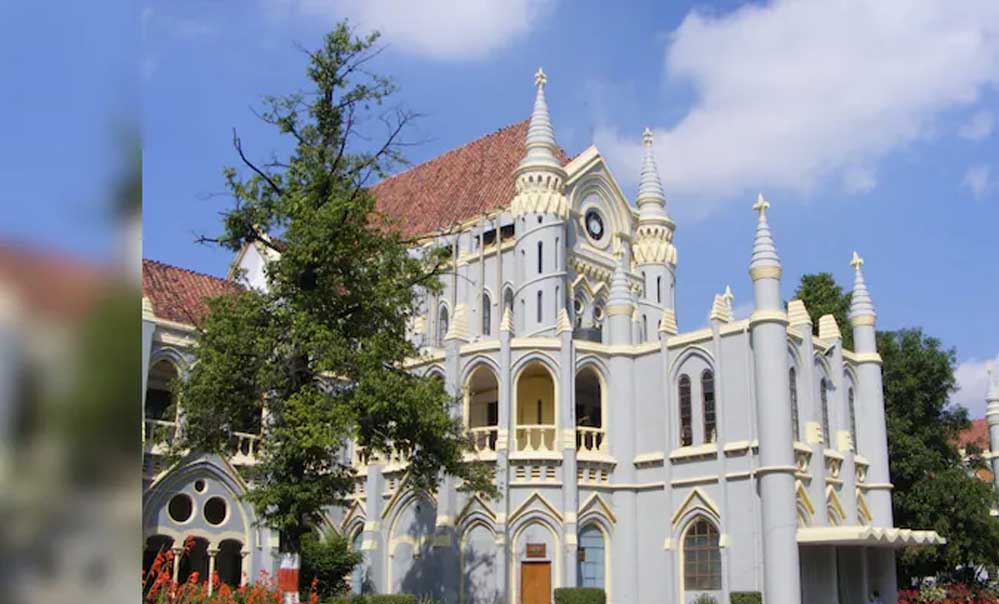 एमपी हाईकोर्ट का बड़ा फैसला, प्रोबेशन पीरियड में काम करने वाले कर्मचारियों को मिलेगा 100% वेतन