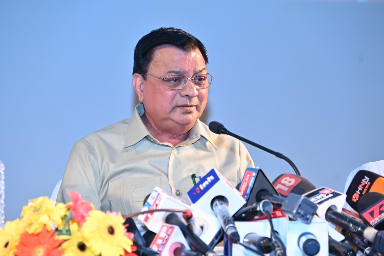 श्रम मंत्री लखनलाल देवांगन ने श्रम विभाग की गतिविधियों एवं उपलब्धियों के संबंध में पत्रकारवार्ता में दी जानकारी