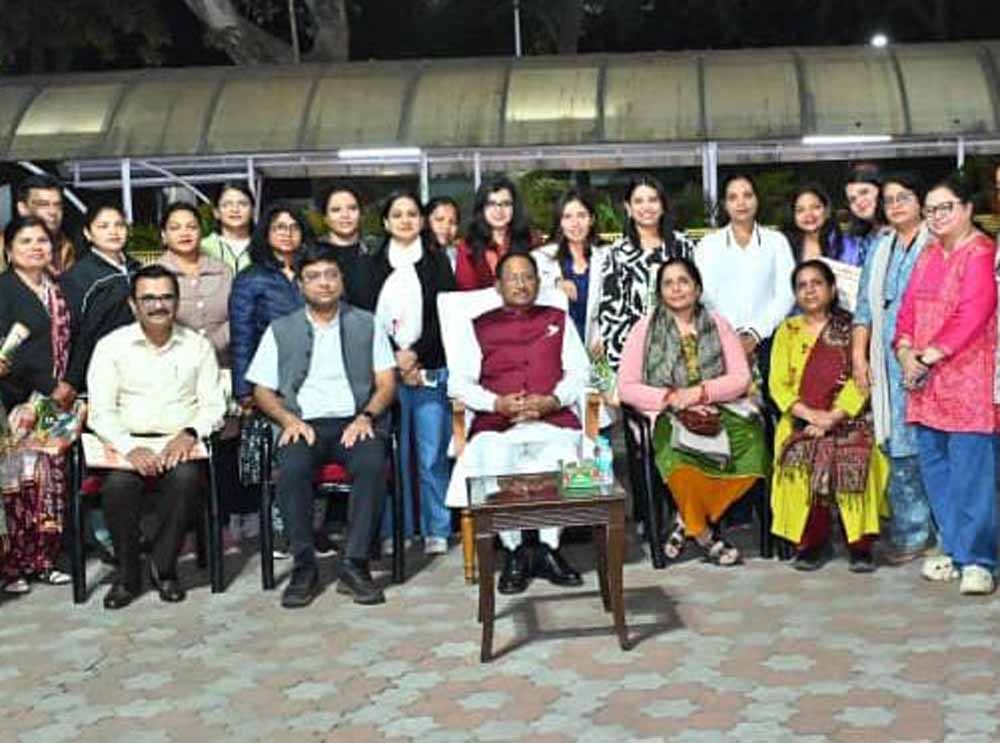 छत्तीसगढ़ की महिला पत्रकारों का पहला अध्ययन भ्रमण, खुशियों के साथ मुख्यमंत्री को आभार छत्तीसगढ़ की महिला पत्रकारों का पहला अध्ययन भ्रमण, खुशियों के साथ मुख्यमंत्री को आभार