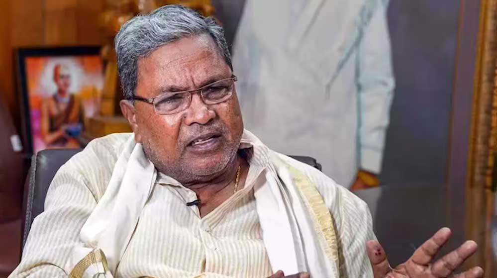 कर्नाटक में तेज हुई कुर्सी की जंग, CM बोले— हर रोज नया कनफ्यूजन, राहुल करें समाधान कर्नाटक में तेज हुई कुर्सी की जंग, CM बोले— हर रोज नया कनफ्यूजन, राहुल करें समाधान