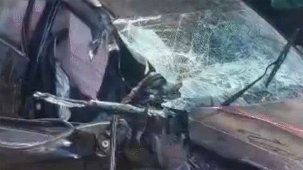 तेज रफ्तार बनी काल: छिंदवाड़ा-नरसिंहपुर हाईवे पर ट्रक से टकराई कार, चालक की मौत