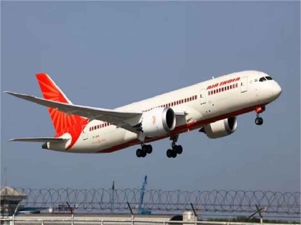 अजित पवार हादसे के बाद Air India की उड़ान में दूसरा तनाव: 10 मिनट हवा में हिचकोले, कांग्रेस नेता सुरक्षित