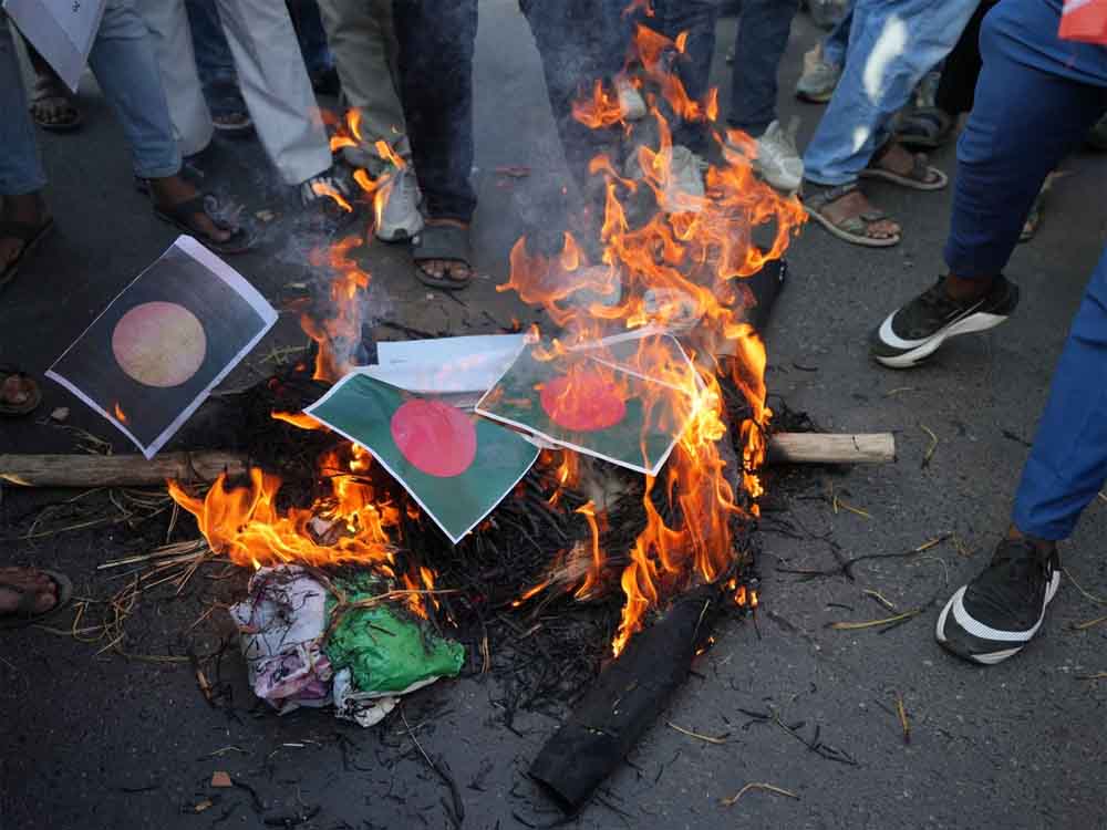 US के ‘पागलपन’ पर लगाम लगाने को इस देश ने मांगा भारत का साथ, राजदूत ने बताई वजह US के ‘पागलपन’ पर लगाम लगाने को इस देश ने मांगा भारत का साथ, राजदूत ने बताई वजह