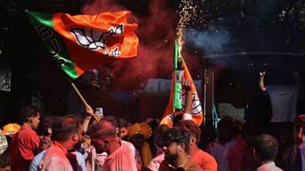 विपक्ष की आपसी फूट बनी वरदान, BJP-शिंदे गुट को मिला बंपर फायदा; 32 सीटों पर पड़ा असर