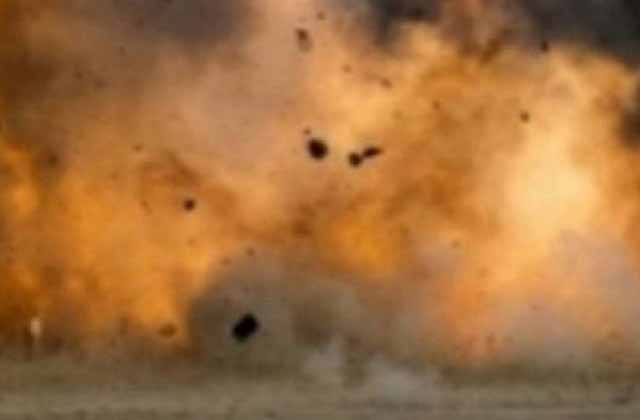 प्रेशर IED ब्लास्ट में ग्रामीण घायल, हालत गंभीर प्रेशर IED ब्लास्ट में ग्रामीण घायल, हालत गंभीर