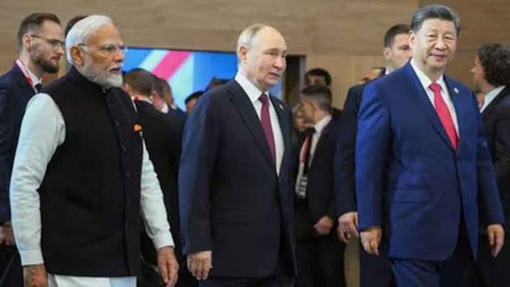 डॉलर की बादशाहत को चुनौती! US देखता रह गया, BRICS ने लॉन्च किया अपना डिजिटल पेमेंट सिस्टम डॉलर की बादशाहत को चुनौती! US देखता रह गया, BRICS ने लॉन्च किया अपना डिजिटल पेमेंट सिस्टम