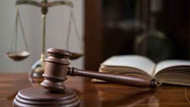 चुपचाप खड़ी रहो…महिला के इस एक वाक्य से भड़क उठे जज साहब, अदालत में मचा हंगामा