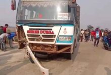 मयूरभंज में दर्दनाक सड़क हादसा: बस की टक्कर से तीन युवकों की मौके पर मौत