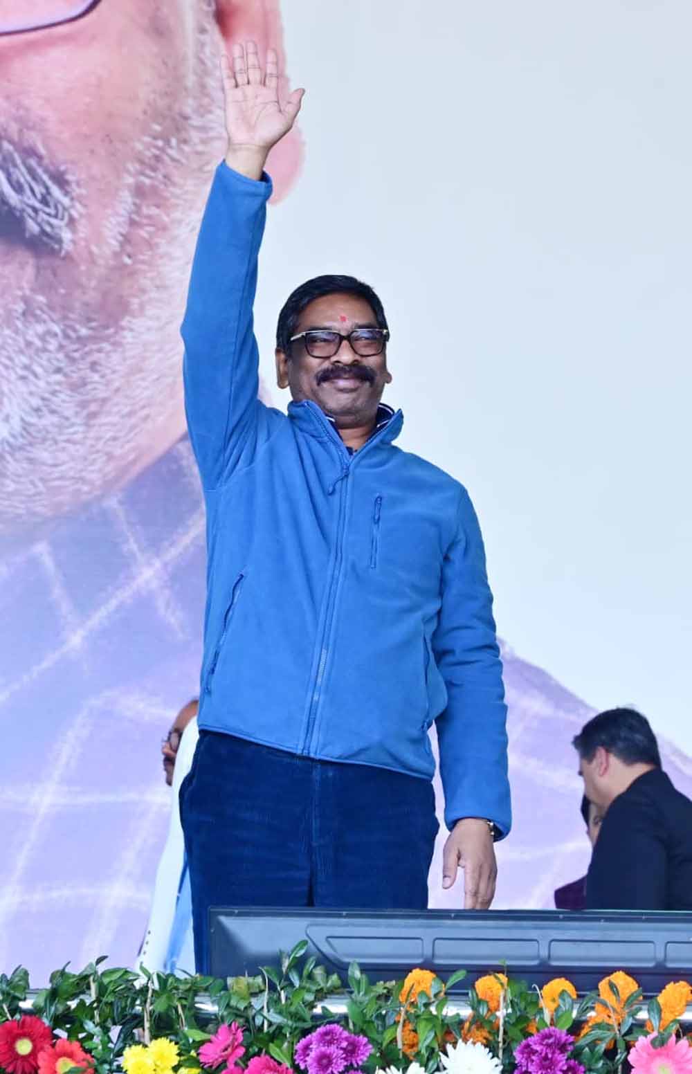 मुख्यमंत्री हेमंत सोरेन ने दिए नियुक्ति पत्र, नवचयनित 1910 पदाधिकारियों, कर्मचारियों का चयन