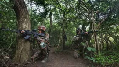 जम्मू-कश्मीर में आतंकियों से मुठभेड़, कमांडो शहीद, एक दिन पहले 8 जवान हुए थे घायल जम्मू-कश्मीर में आतंकियों से मुठभेड़, कमांडो शहीद, एक दिन पहले 8 जवान हुए थे घायल