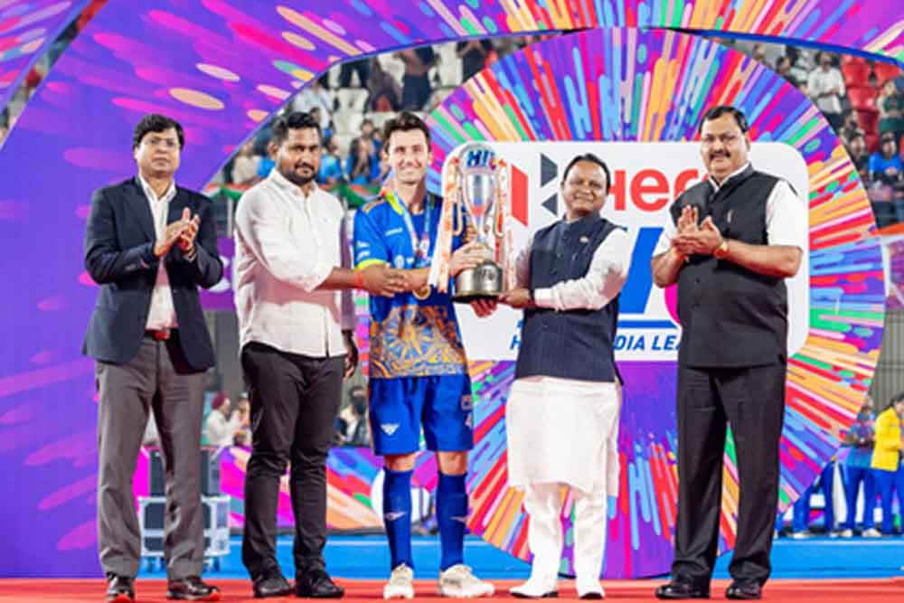 HIL ट्रॉफी जीतने के बाद बोले कप्तान वान डोरेन – ये मेरी नहीं, पूरी टीम की जीत HIL ट्रॉफी जीतने के बाद बोले कप्तान वान डोरेन – ये मेरी नहीं, पूरी टीम की जीत