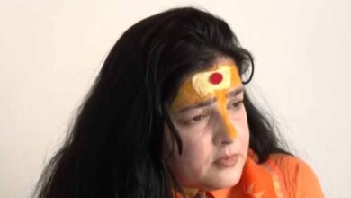 किन्नर अखाड़े से दूरी बनाने के संकेत! महामंडलेश्वर ममता कुलकर्णी बोलीं– अब सब मज़ाक जैसा लगता है